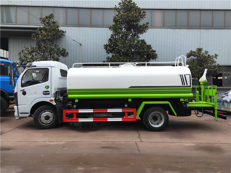 國(guó)六8方9方灑水車
